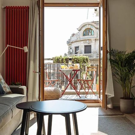 Sunny 2Br Flat - Old Town View Apartment Bukares Bagian luar foto