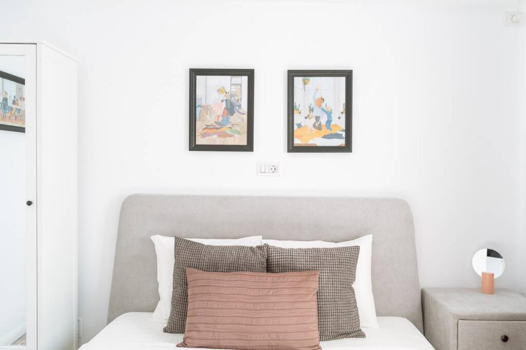 Sunny 2Br Flat - Old Town View Apartment Bukares Bagian luar foto