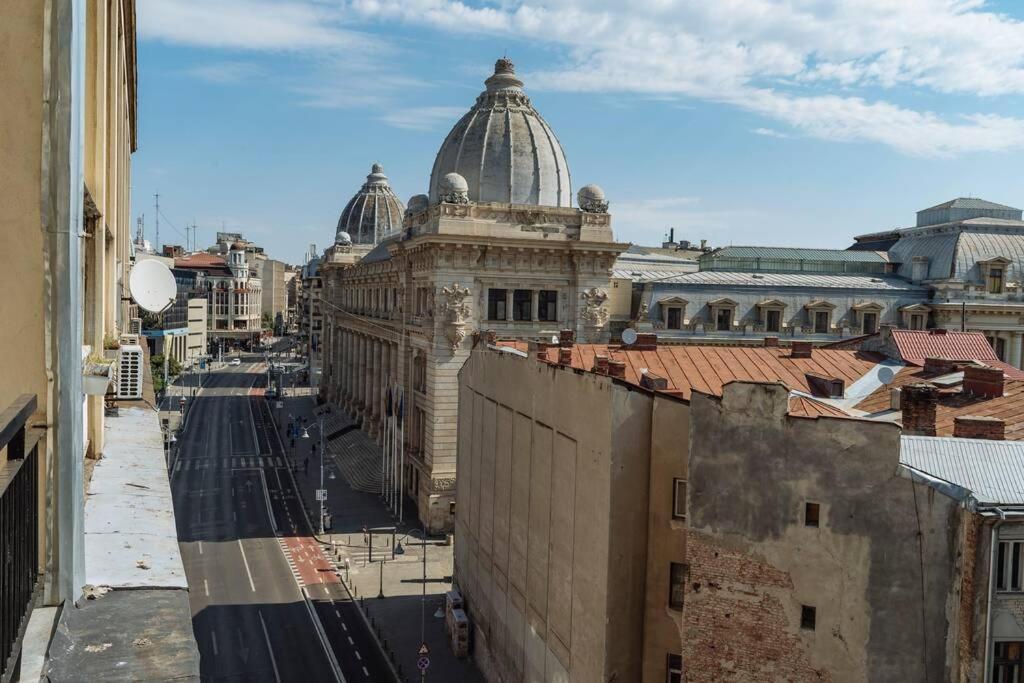 Sunny 2Br Flat - Old Town View Apartment Bukares Bagian luar foto