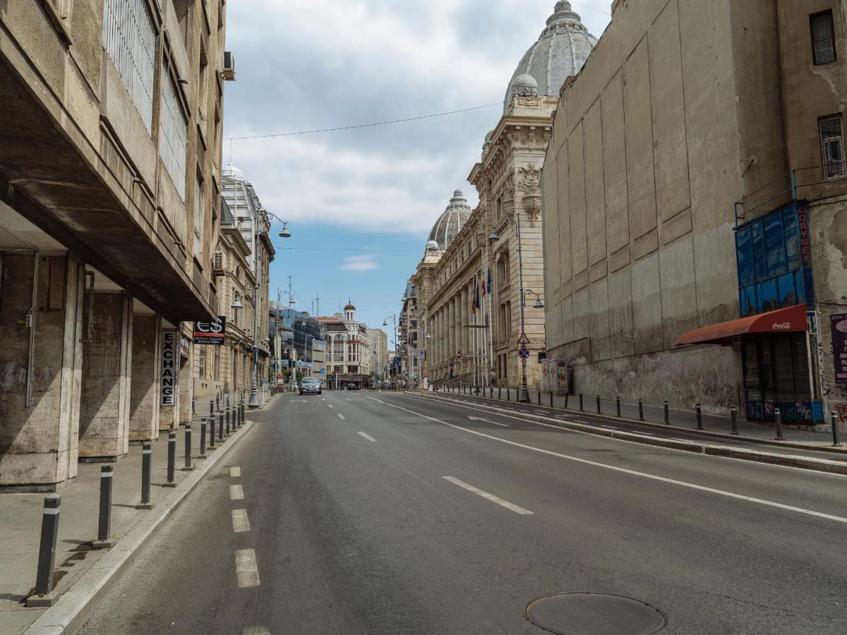 Sunny 2Br Flat - Old Town View Apartment Bukares Bagian luar foto